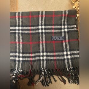 Burberry Vintage wool Multi-Color Plaid Fall Winter Luxury Scarf Scarves grey